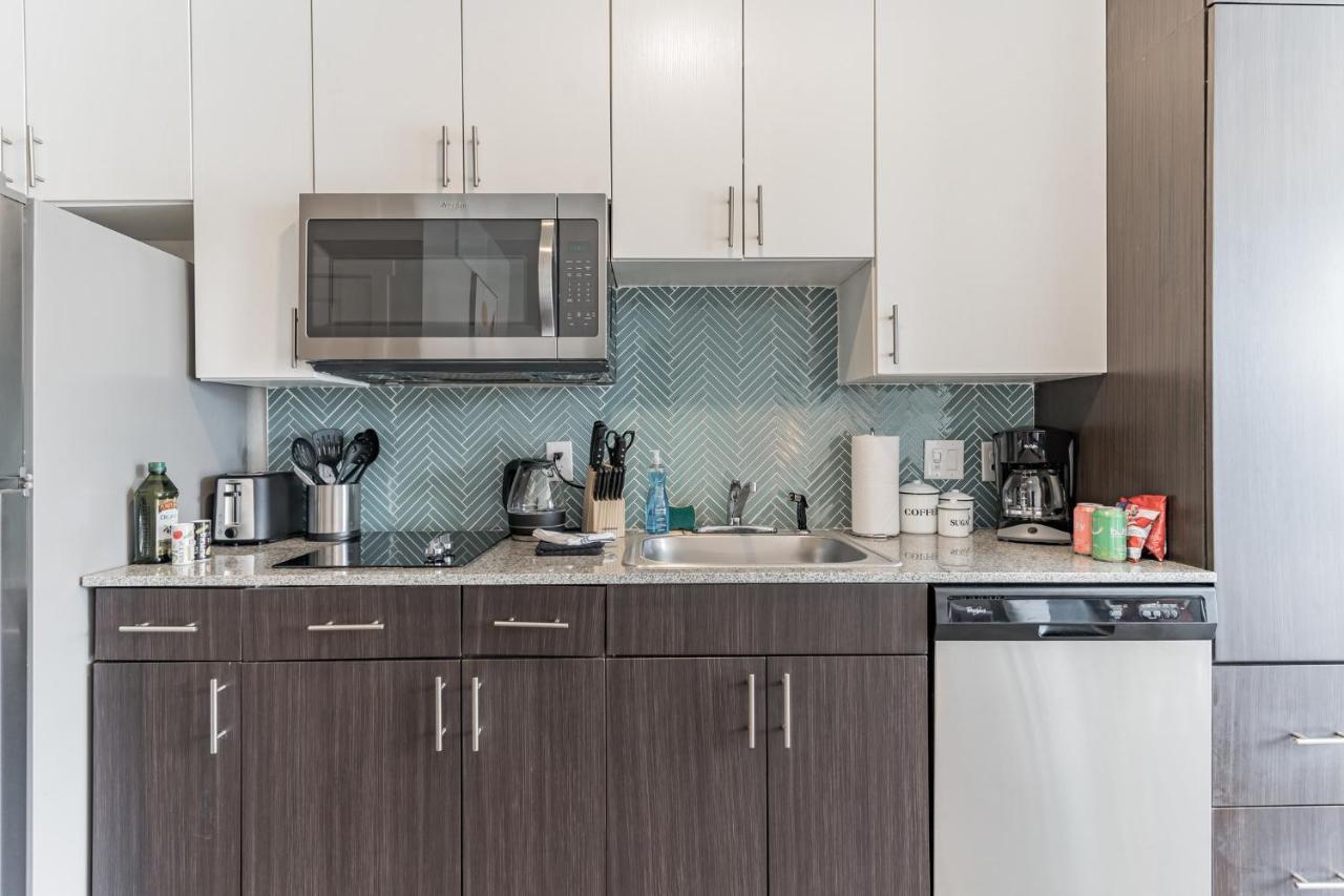 Peaceful With Full Amenities And Uh Nearby Apartamento