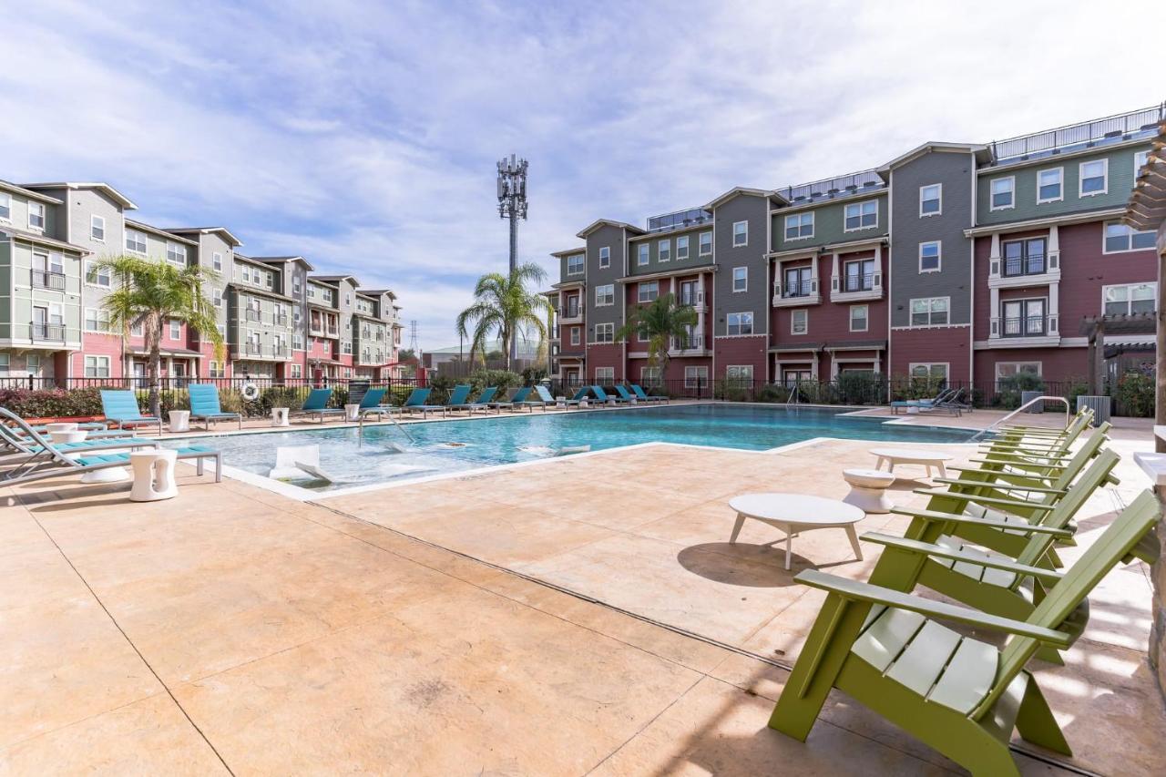 Peaceful With Full Amenities And Uh Nearby Apartamento *