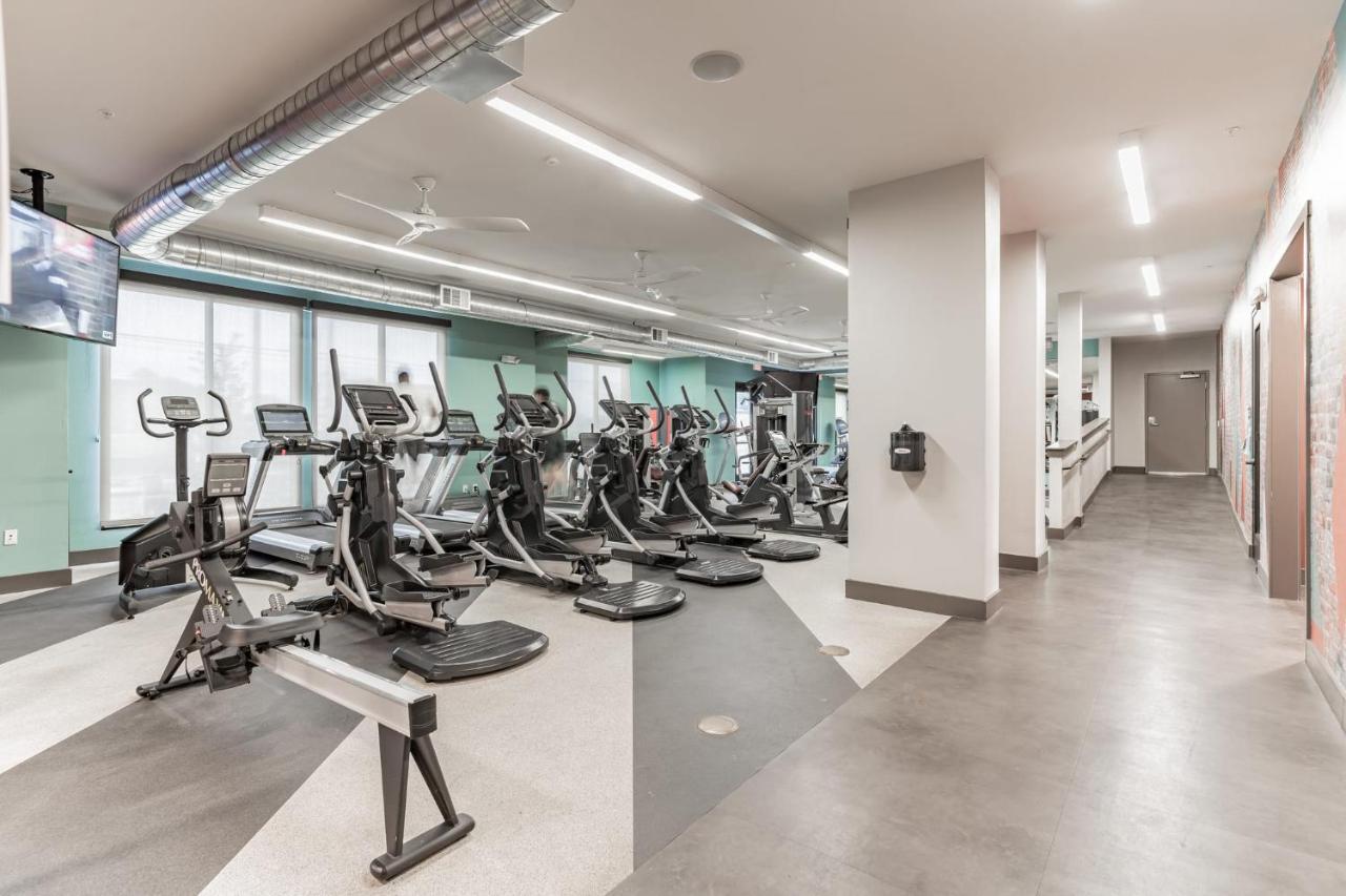 Peaceful With Full Amenities And Uh Nearby Apartamento